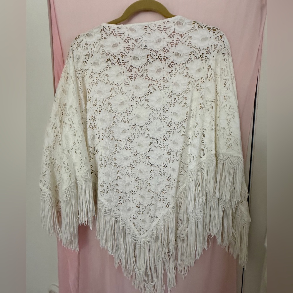 Chico's white Lace Shawl with Fringe